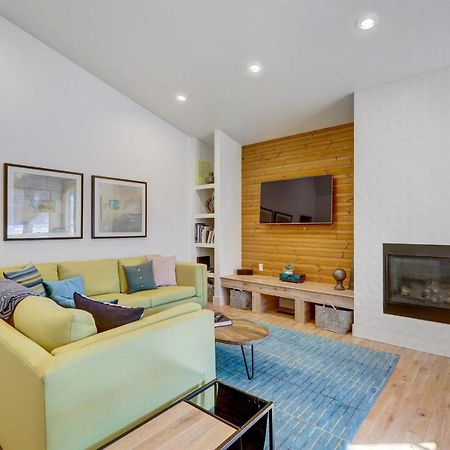 Modern Grand Lake Cabin With Fireplace And Deck! Экстерьер фото